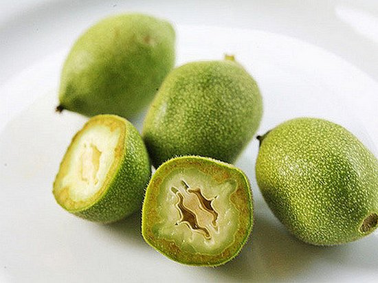 Как использовать зеленые грецкие орехи
