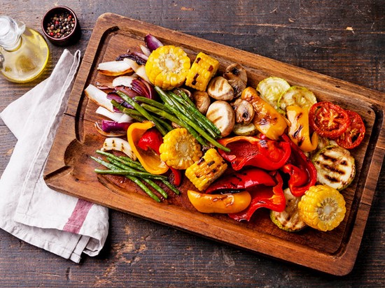Как вкусно приготовить овощи на костре?
