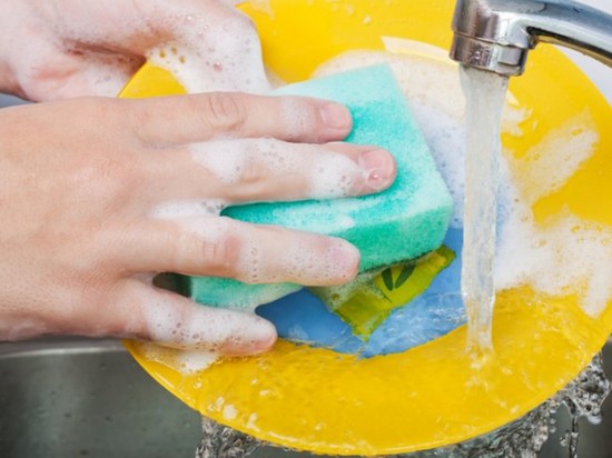 Простое моющее средство для посуды своими руками