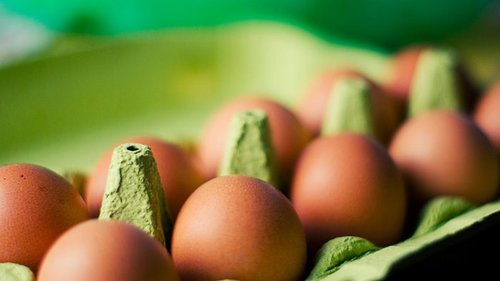 Зачем добавлять взбитые яйца к курице