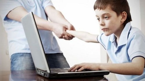 Как отвлечь ребенка от планшета?