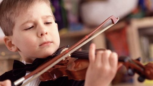 10 причин, почему стоит дать музыкальное образование ребенку