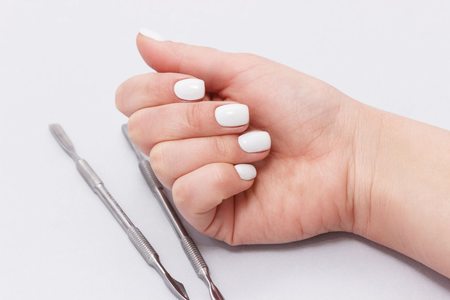 Как спасти красивые ногти и в чем причина их ломкости