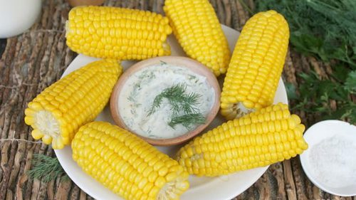 Быстро и вкусно: три способа сварить кукурузу