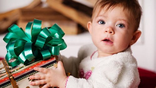 Что подарить на день рождения ребенку от 1 до 6 месяцев