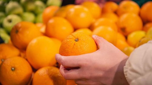 Как выбрать сладкие и спелые апельсины в магазине: простые и действенные способы