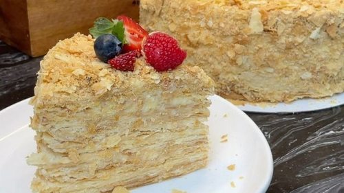 Торт «Наполеон» с пломбирным кремом: рецепт любимого десерта с новым вкусом