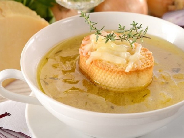 Луковый суп: как приготовить по-французски