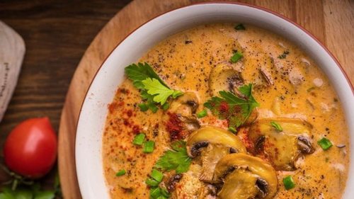 Сытный и вкусный: рецепт пряного грибного супа с паприкой