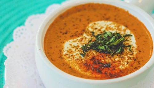 Сливочный суп из запеченного красного перца и томатов: простой рецепт