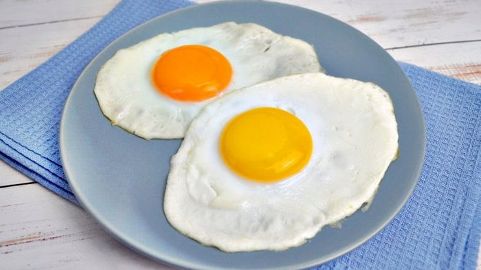 Как приготовить идеальную яичницу: секреты самого простого блюда к завтраку