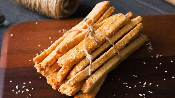 Сырные палочки с кунжутом: рецепт вкусной закуски