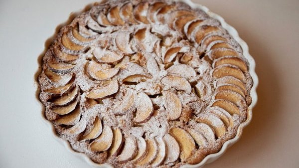 Можно просто влюбиться! Рецепт итальянского яблочного пирога с миндальной мукой