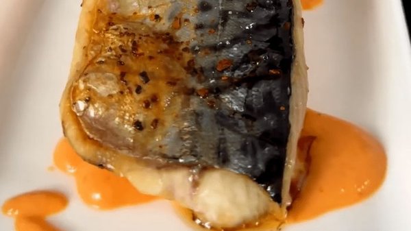 Скумбрия в овощном соусе: рецепт вкусной рыбы (видео)