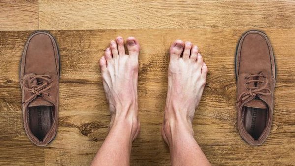 Как устранить неприятный запах от ног: врач дал самые простые советы