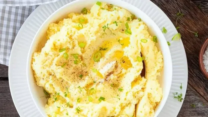 Картофельное пюре с сыром и чесноком: рецепт любимого блюда с новым вкусом