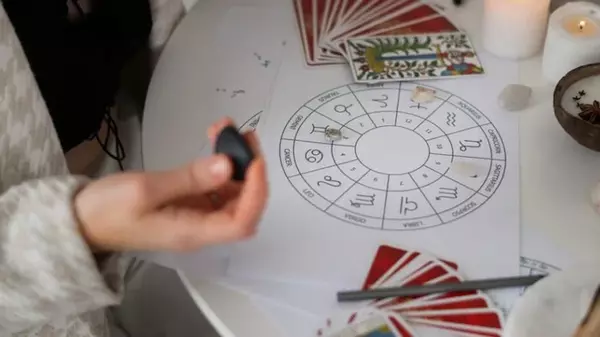 Гороскоп по картам Таро на неделю: какие знаки Зодиака найдут счастье, а какие — потеряют удачу