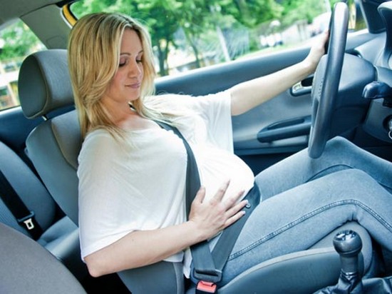 8 правил поведения за рулем машины во время беременности