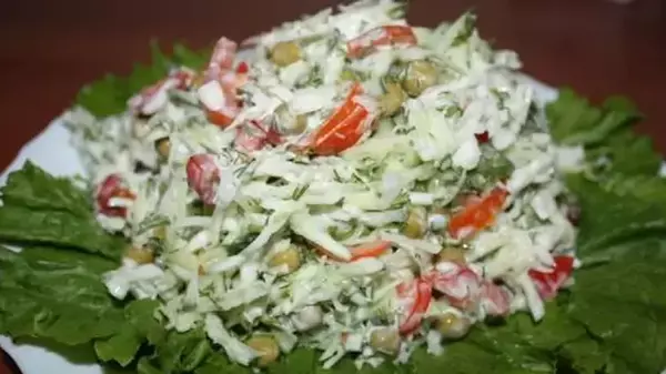 Быстрый и сочный салат: как приготовить вкусный гарнир к мясу