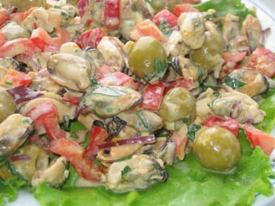 Салат из мидий — низкокалорийный и полезный для здоровья