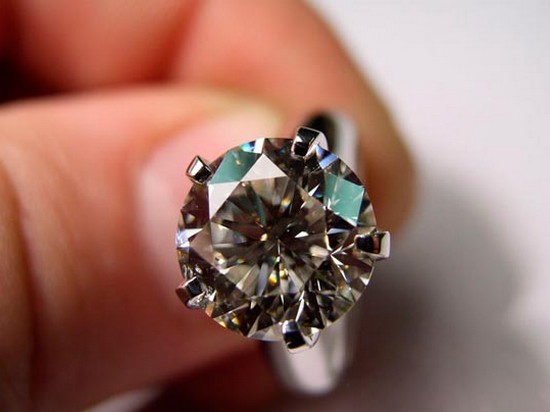 Кольца с бриллиантами — по какому поводу дарить?