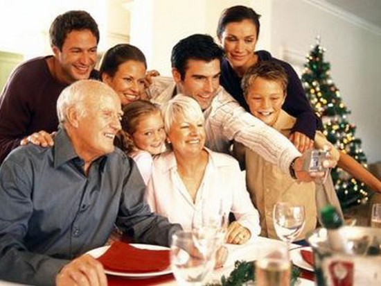 Как пережить семейные встречи и праздники?