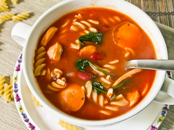Томатный суп с лапшой и ветчиной (рецепт)