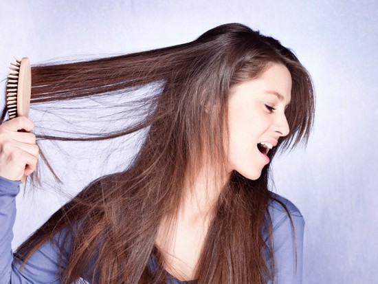 7 ошибок при расчесывании волос