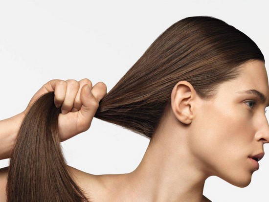 Выпадение волос: причины, симптомы и как остановить выпадение