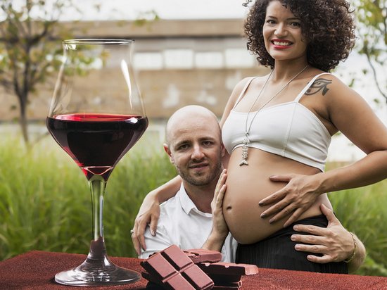 Красное вино во время беременности: за и против