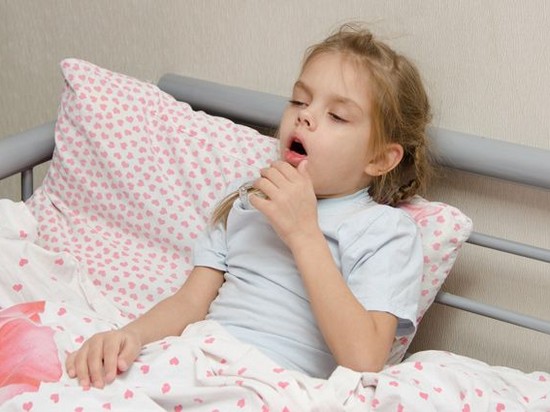 Как правильно лечить кашель у ребёнка