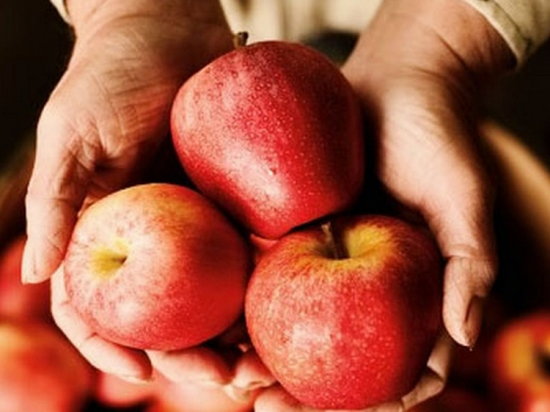 Почему сердечникам обязательно нужно есть яблоки?