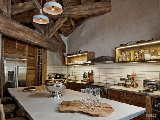 Альпийское спокойствие стиля шале: как воплотить его в дизайне кухни частного дома