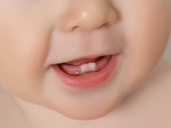 Проблемы с прорезыванием зубок - как помочь малышу?