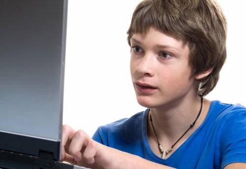Что сделать, если ребенок зависим от компьютера