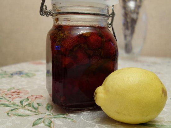 Варенье клубничное с лимонным соком (рецепт)