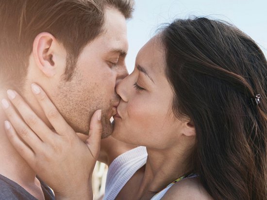 О чем расскажет поцелуй мужчины?