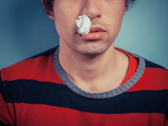Как остановить кровотечение из носа