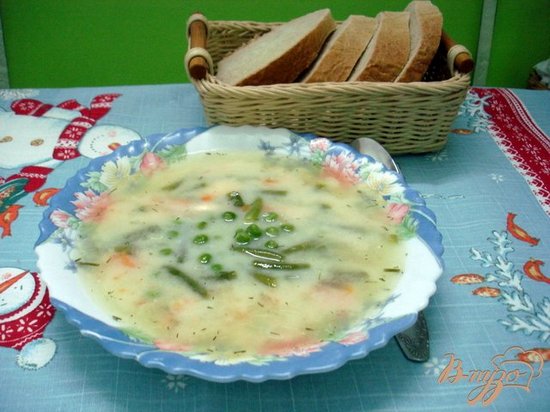 Суп с горошком, фасолью и сыром (рецепт)