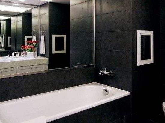 Дизайн ванной комнаты в черном цвете