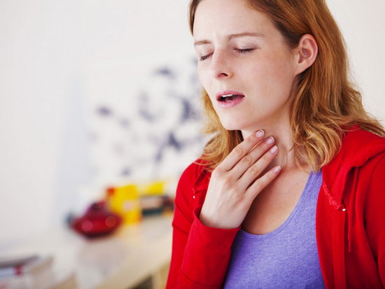 Чем полоскать больное горло при инфекционных и других заболеваниях