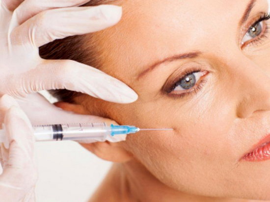 Как делают инъекции плазмы в косметологии