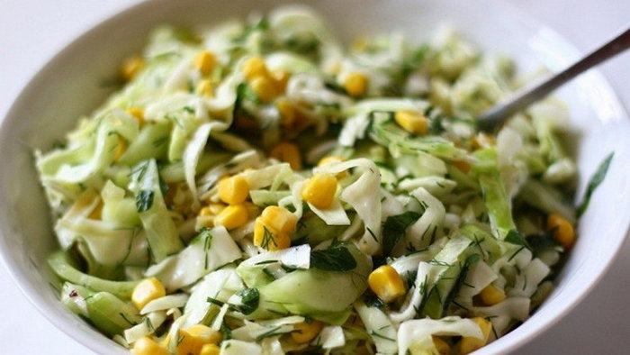 Легкий салат из свежих огурцов как готовить