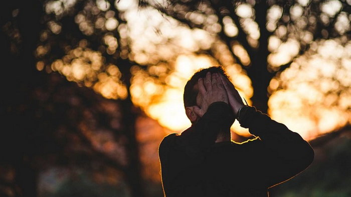 Эти 8 шагов помогут вам самостоятельно справиться с хронической депрессией