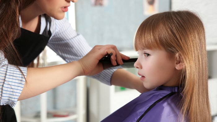 Как подстричь ребёнка дома: пошаговая инструкция
