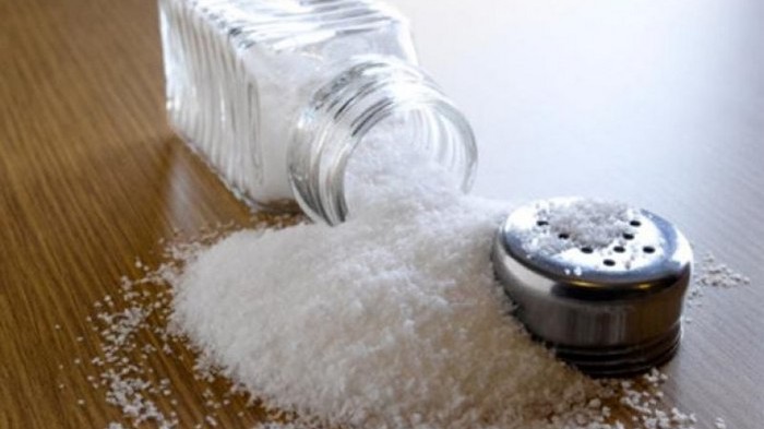 10 эффективных способов применения соли в быту