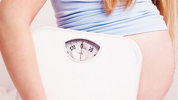 Как избыточный вес влияет на способность женщины к зачатию?