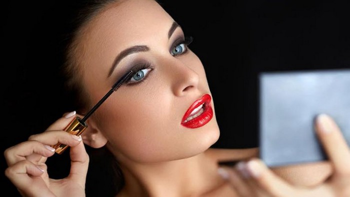 5 ошибок, которые совершают многие женщины при нанесении макияжа