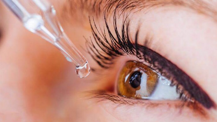 В Израиле тестируют глазные капли, которые смогут заменить очки