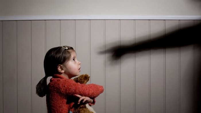 8 фраз, которые учат детей принимать насилие как норму